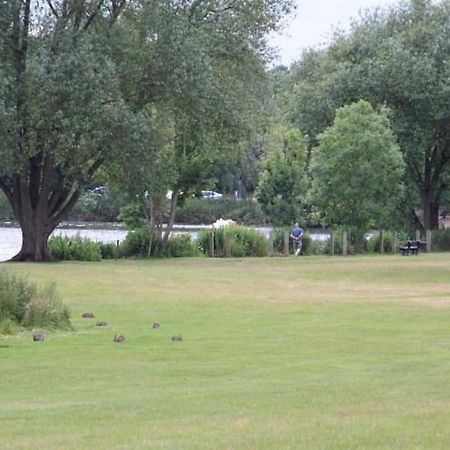 The Cabin Welwyn Garden City Exterior foto