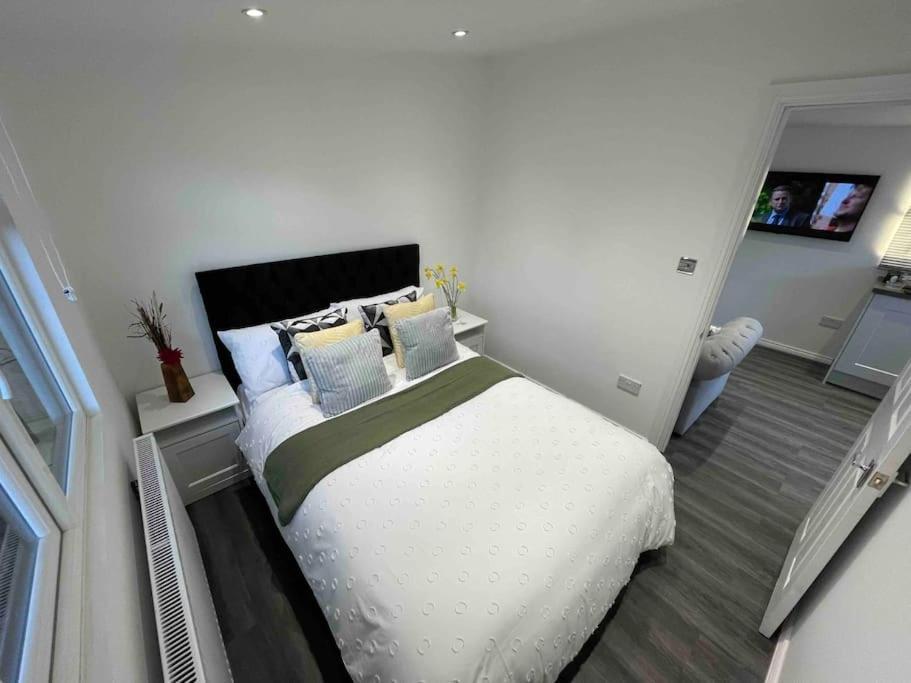 The Cabin Welwyn Garden City Exterior foto